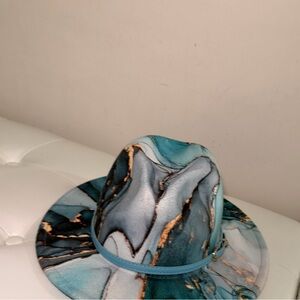 Elegant Marble Patterned Hat